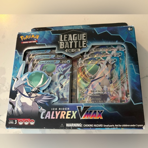 Pokemon League Battle Deck - Blue and Black Ice Rider Calyrex Vmax - Picture 1 of 3